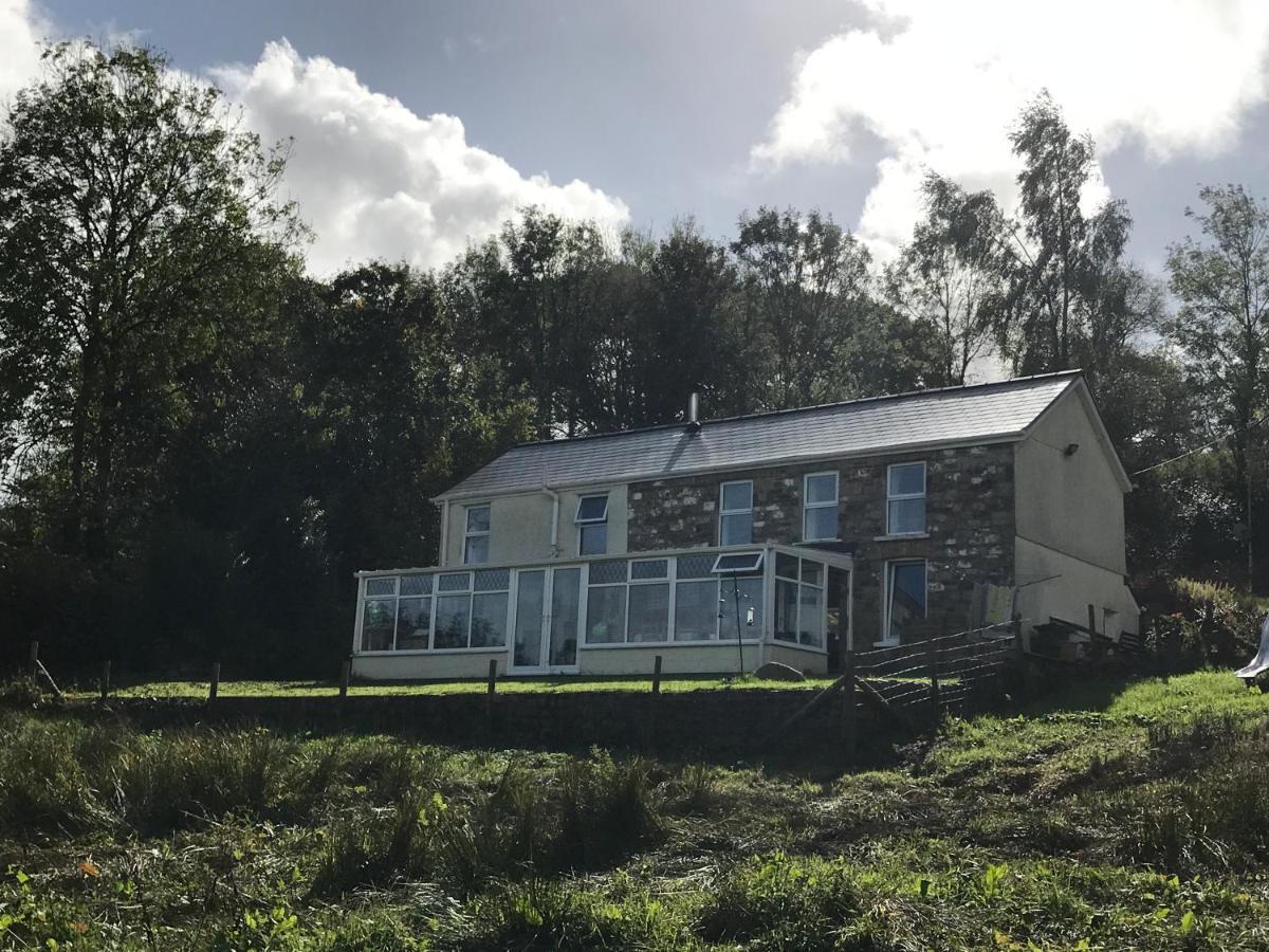 Cwtch Farm Bed & Breakfast Ystalyfera Exterior foto