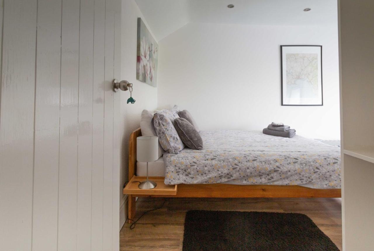 Cwtch Farm Bed & Breakfast Ystalyfera Exterior foto
